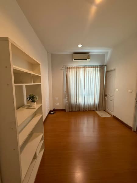 Baan Klang Muang Swiss Town Kaset-Nawamin, Bangkok, Soi Moobaan Klang Mueng, Chorake Bua, Lat Phrao, Bangkok, 3 Bedrooms, 240 sqm, Townhouse For Rent, by ปรินทร์ญาดา ชิณโชติ, 11798907 - DDproperty.com