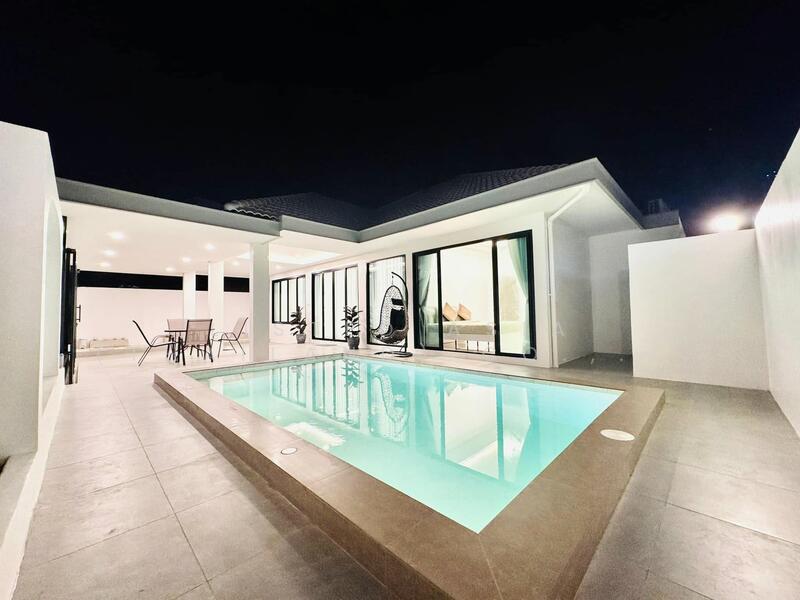 For Sale - 4 Beds 5 Baths Pool Villa for Sale in Pattaya, Jomtien, Chon Buri