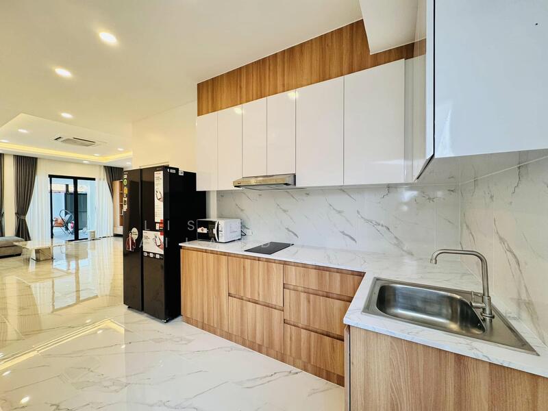 For Sale - 4 Beds 5 Baths Pool Villa for Sale in Pattaya, Jomtien, Chon Buri