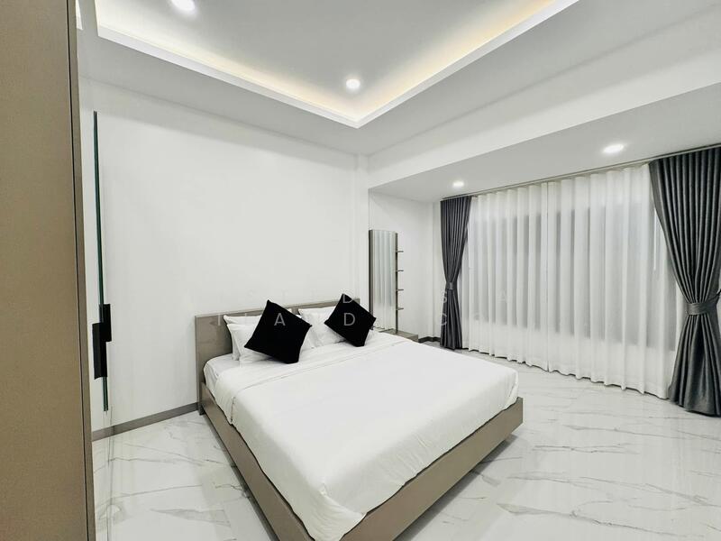 For Sale - 4 Beds 5 Baths Pool Villa for Sale in Pattaya, Jomtien, Chon Buri