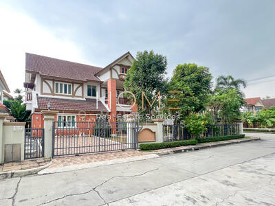 ขาย - Laddarom Watcharapol : ลัดดารมย์ วัชรพล, กรุงเทพ