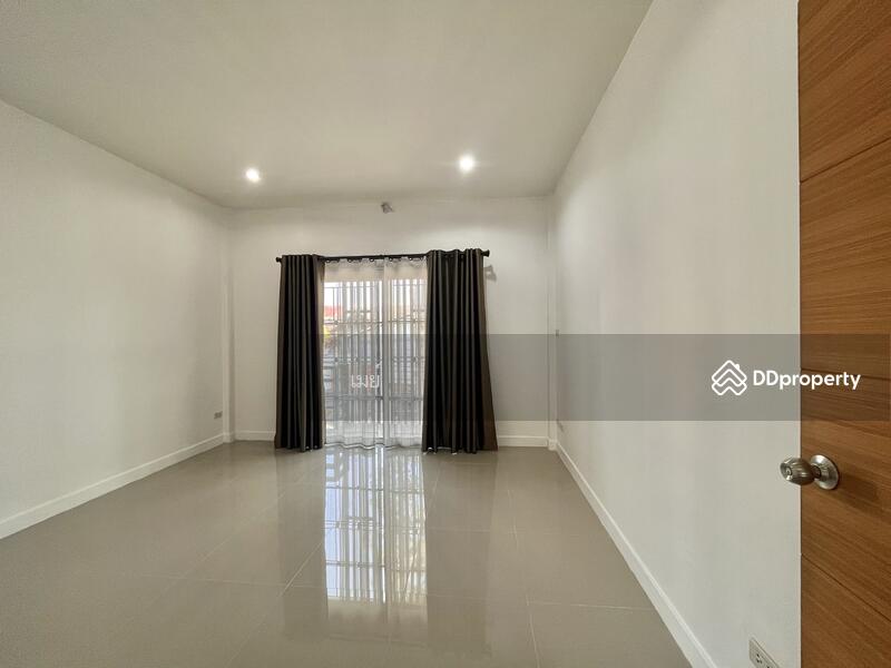 For Rent - 3-storey commercial building, Chiang Mai
