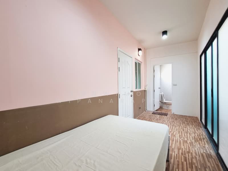 Passorn Prestiege Luxe Pattanakarn, Bangkok, Phatthanakan Road, Suan Luang, Suan Luang, Bangkok, 4 Bedrooms, 220 sqm, Single Detached House For Rent, by Ponwimol Wipanarapai, 11799913 - DDproperty.com