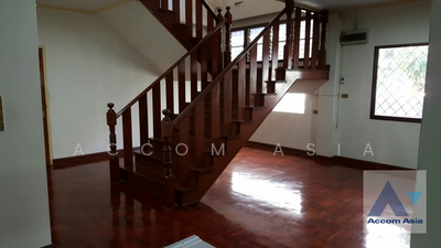 ขาย - House for Sale and Rent in Sukhumvit, Bangkok near BTS Phra khanong, กรุงเทพ