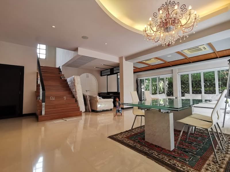 Large detached house on Ramkhamhaeng Road, Bangkok, Saphan Sung, Bangkok, 4 Bedrooms, 790 sqm, Single Detached House For Rent, by คุณรวีวรรณ อู่เงิน, 11801374 - DDproperty.com