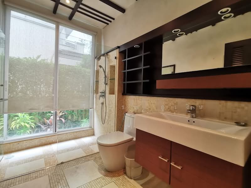Large detached house on Ramkhamhaeng Road, Bangkok, Saphan Sung, Bangkok, 4 Bedrooms, 790 sqm, Single Detached House For Rent, by คุณรวีวรรณ อู่เงิน, 11801374 - DDproperty.com