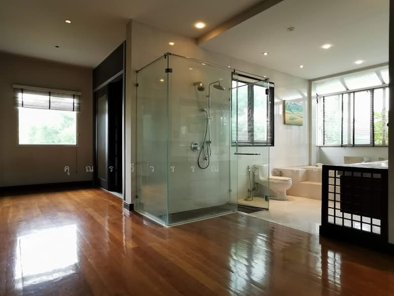 Large detached house on Ramkhamhaeng Road, Bangkok, Saphan Sung, Bangkok, 4 Bedrooms, 790 sqm, Single Detached House For Rent, by คุณรวีวรรณ อู่เงิน, 11801374 - DDproperty.com