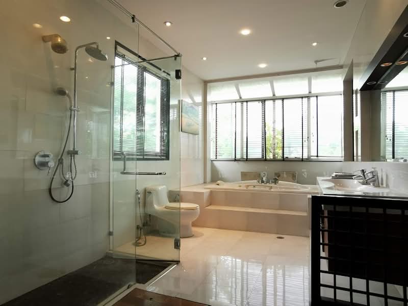 Large detached house on Ramkhamhaeng Road, Bangkok, Saphan Sung, Bangkok, 4 Bedrooms, 790 sqm, Single Detached House For Rent, by คุณรวีวรรณ อู่เงิน, 11801374 - DDproperty.com
