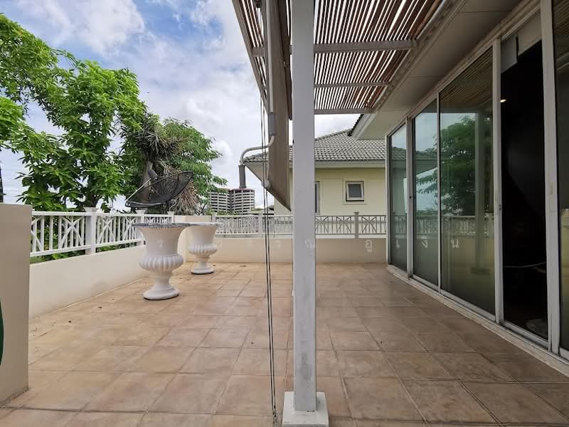Large detached house on Ramkhamhaeng Road, Bangkok, Saphan Sung, Bangkok, 4 Bedrooms, 790 sqm, Single Detached House For Rent, by คุณรวีวรรณ อู่เงิน, 11801374 - DDproperty.com