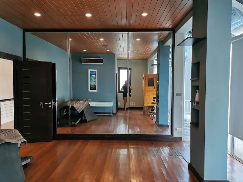 Large detached house on Ramkhamhaeng Road, Bangkok, Saphan Sung, Bangkok, 4 Bedrooms, 790 sqm, Single Detached House For Rent, by คุณรวีวรรณ อู่เงิน, 11801374 - DDproperty.com