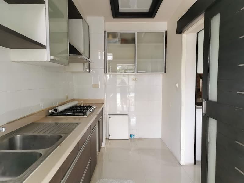 Large detached house on Ramkhamhaeng Road, Bangkok, Saphan Sung, Bangkok, 4 Bedrooms, 790 sqm, Single Detached House For Rent, by คุณรวีวรรณ อู่เงิน, 11801374 - DDproperty.com