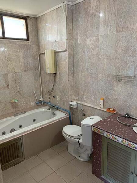 ขาย กิจการแพปลา พร้อมบ้านพักอยู่อาศัย สุราษฎร์ธานี, สุราษฎร์ธานี, ตลาดล่าง, บางกุ้ง, เมืองสุราษฎร์ธานี, สุราษฎร์ธานี, 2,948 ตร.ม., กิจการ ขาย, โดย Sorawee Chueninatthabodee, 11802029 - DDproperty.com