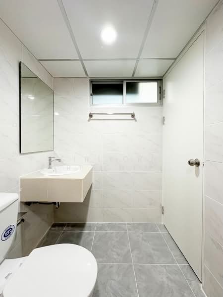 Lumpini Center Ladprao 111, Bangkok, 60-127 Soi Lat Phrao 111, Khlong Chan, Bang Kapi, Bangkok, 1 Bedroom, 28 sqm, Condo For Sale, by Sirikorn Ritchim, 11802061 - DDproperty.com