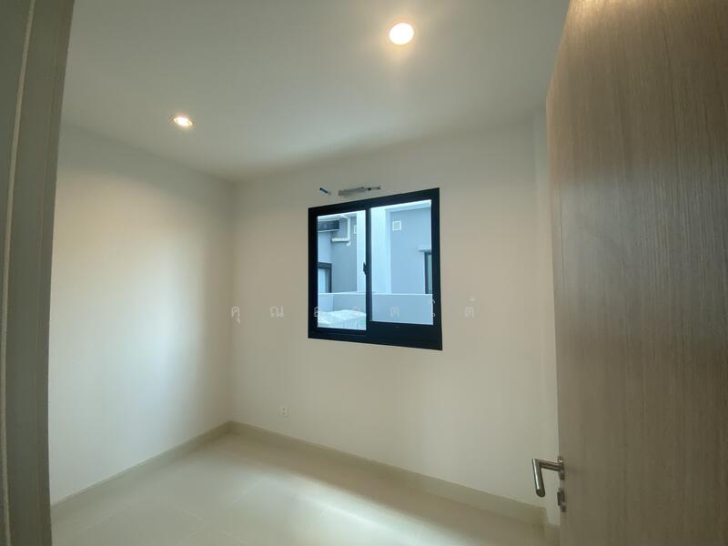 ขาย - เนอวานา ดีฟายน์ เอกมัย รามอินทรา, กรุงเทพ