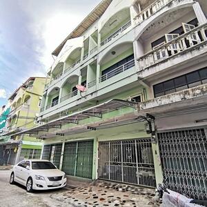 ขาย - ตึกแถว อาคารพาณิชย์ 4 ชั้นครึ่ง 3 คูหา ห้องมุม พรานนก, กรุงเทพ