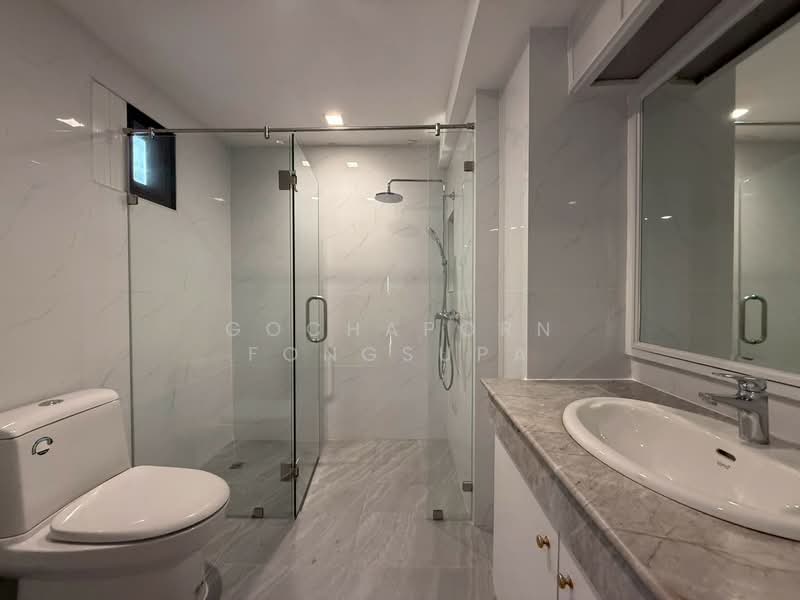 Apartment at Sukhumvit 13, กรุงเทพ, คลองเตยเหนือ, วัฒนา, กรุงเทพ, 300 ตร.ม., อพาร์ทเมนท์ ให้เช่า, โดย Gochaporn Fongsupa, 11802626 - DDproperty.com