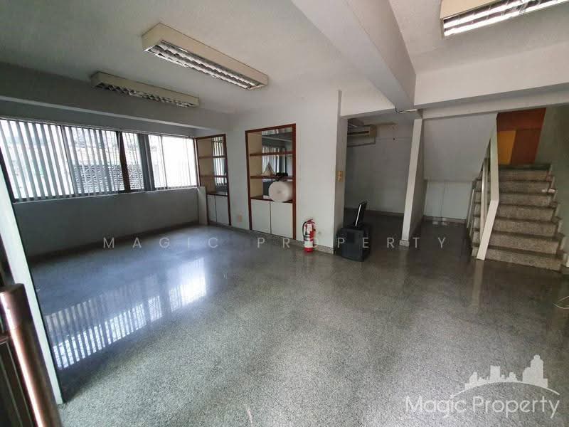 4-Storey Commercial Building in Sukhumvit 61, Bangkok, Khlong Tan Nua, Watthana, Bangkok, , 250 sqm, Shophouse For Rent, by Magic Property, 11803759 - DDproperty.com