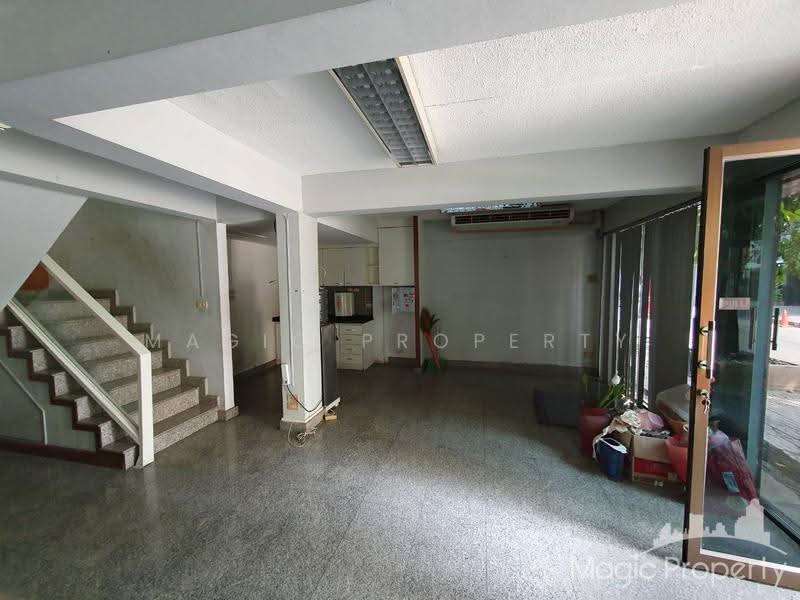 4-Storey Commercial Building in Sukhumvit 61, Bangkok, Khlong Tan Nua, Watthana, Bangkok, , 250 sqm, Shophouse For Rent, by Magic Property, 11803759 - DDproperty.com
