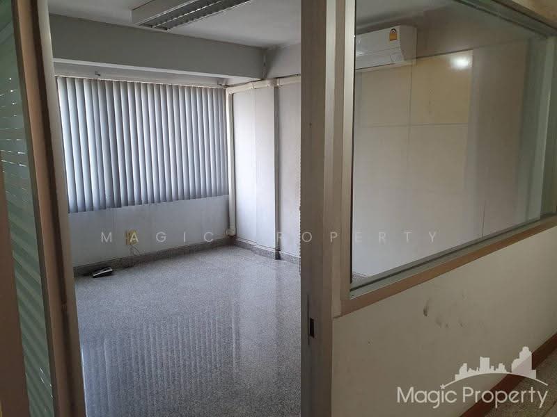 4-Storey Commercial Building in Sukhumvit 61, Bangkok, Khlong Tan Nua, Watthana, Bangkok, , 250 sqm, Shophouse For Rent, by Magic Property, 11803759 - DDproperty.com