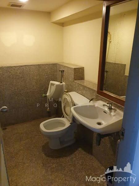 4-Storey Commercial Building in Sukhumvit 61, Bangkok, Khlong Tan Nua, Watthana, Bangkok, , 250 sqm, Shophouse For Rent, by Magic Property, 11803759 - DDproperty.com