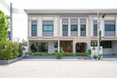 ขาย - ขายทาวน์โฮม โครงการ แกรนด์เวโรน่า รามคำแหง-ร่มเกล้า ( Grandverona Ramkhamhaeng- Romklao ), กรุงเทพ