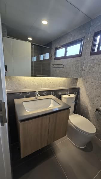 Burasiri Krungthep Kreetha, Bangkok, 95 Soi Pracha Ruam Chai, Hua Mak, Bang Kapi, Bangkok, 4 Bedrooms, 300 sqm, Single Detached House For Rent, by Jomchanok Aswavibul, 11803809 - DDproperty.com