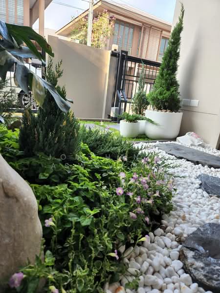 Burasiri Krungthep Kreetha, Bangkok, 95 Soi Pracha Ruam Chai, Hua Mak, Bang Kapi, Bangkok, 4 Bedrooms, 300 sqm, Single Detached House For Rent, by Jomchanok Aswavibul, 11803809 - DDproperty.com