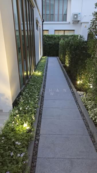 Burasiri Krungthep Kreetha, Bangkok, 95 Soi Pracha Ruam Chai, Hua Mak, Bang Kapi, Bangkok, 4 Bedrooms, 300 sqm, Single Detached House For Rent, by Jomchanok Aswavibul, 11803809 - DDproperty.com