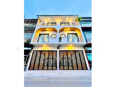 ขาย - ทาวน์เฮ้าส์ ซอยจรัญสนิทวงศ์ 85 Townhouse Soi Charansanitwong 85, กรุงเทพ