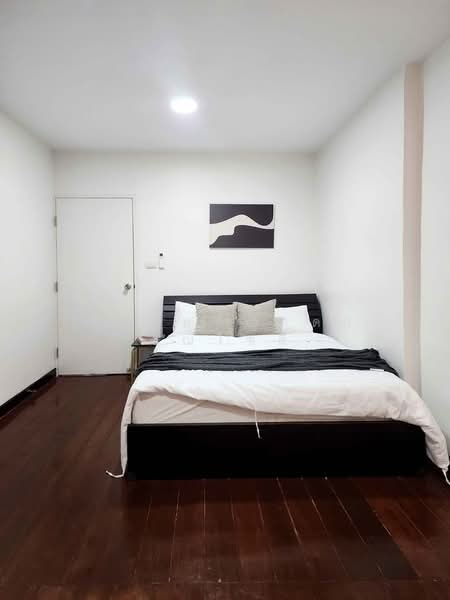 Single house Huai Khwang, Bangkok, Samsen Nok, Huai Khwang, Bangkok, 6 Bedrooms, 300 sqm, Single Detached House For Rent, by ปรินทร์ญาดา ชิณโชติ, 11804054 - DDproperty.com