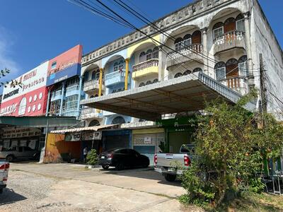 ขาย - 86968 - ขายอาคารพาณิชย์ 3 ชั้นครึ่งทำเลดี ติดถนนสุขุมวิท ตะพง จ.ระยอง, ระยอง