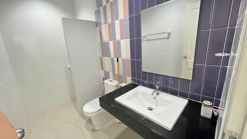 ให้เช่าทาวน์โฮม ม.เซนสิริ ศรีราชา, Chon Buri (Pattaya), Thung Suk La, Si Racha, Chon Buri (Pattaya), 2 Bedrooms, 60 sqm, Townhouse For Rent, by Dusit Saengfa, 11807147 - DDproperty.com