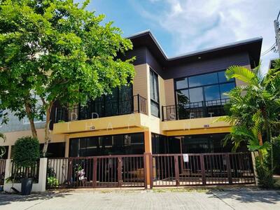 ขาย - ขายบ้านเดี่ยว หมู่บ้าน ทิพวัล1 เทพารักษ์ สมุทรปราการ Mrt ทิพวัล Bts สำโรง บ้านหลังมุม รหัส : H8178, สมุทรปราการ