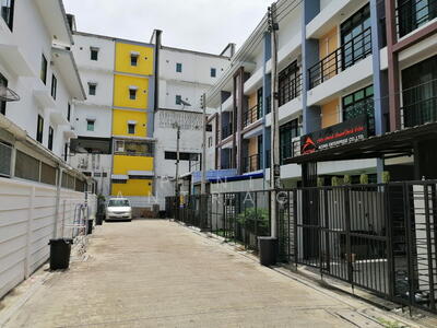 ขาย - ถนนปทุมธานี-สายใน, ปทุมธานี