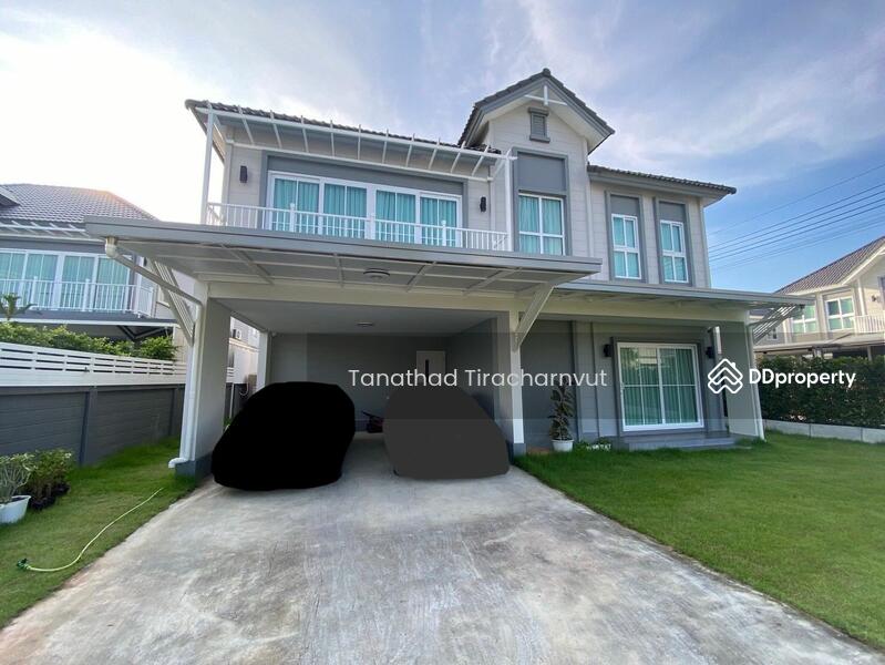 ที่จอดรถ สามารถจอดรถได้ 2-4 คัน
ต่อเติมหลังคาหน้าบ้านและชายคาแล้ว