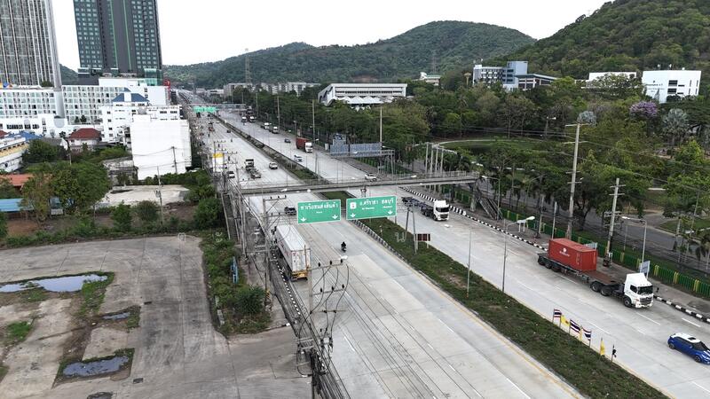 ขาย - ขายที่ดินพร้อมสิ่งปลูกสร้าง ติดถนนสุขุมวิท ตรงข้ามประตู ม.เกษตรฯศรีราชา อ่าวอุดม, ชลบุรี