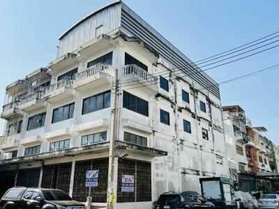 ขาย - ขายตึกแถว 2 คูหา 3.5 ชั้น ซอยท่าข้าม28/1 7 ล้านบาท, กรุงเทพ