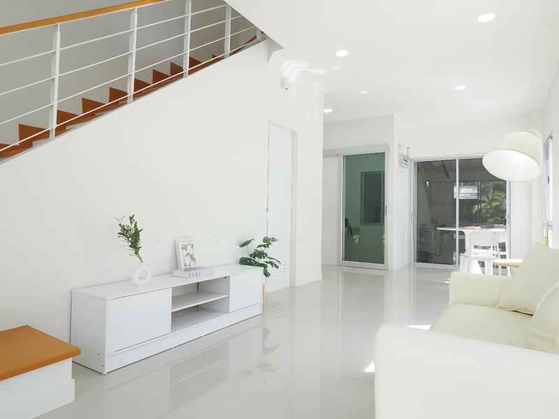 ขายราคาพิเศษ ทาวน์โฮม 3 ชั้น ม.บ้านกลางเมือง ขนาด 21.1 ตร.ว. 3นอน 3น้ำ บ้านสวยแปลงมุม ทำเลดีมาก, กรุงเทพ, 2/128 พระราม 9 - กรุงเทพกรีฑา, หัวหมาก, บางกะปิ, กรุงเทพ, 200 ตร.ม., ทาวน์เฮ้าส์ ขาย, โดย วิภา รุ่งธุระ, 11811124 - DDproperty.com