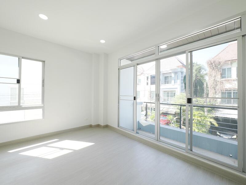 ขายราคาพิเศษ ทาวน์โฮม 3 ชั้น ม.บ้านกลางเมือง ขนาด 21.1 ตร.ว. 3นอน 3น้ำ บ้านสวยแปลงมุม ทำเลดีมาก, กรุงเทพ, 2/128 พระราม 9 - กรุงเทพกรีฑา, หัวหมาก, บางกะปิ, กรุงเทพ, 200 ตร.ม., ทาวน์เฮ้าส์ ขาย, โดย วิภา รุ่งธุระ, 11811124 - DDproperty.com