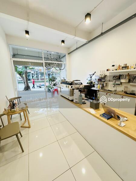 For Sale - Commercial building on main road Ladya near Icon Siam and BTS, shop house 5 floors, Bangkok