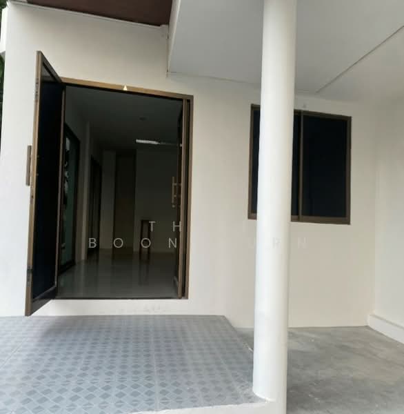 Sriwara Town in Town, Bangkok, Sriwara Road, Phlapphla, Wang Thonglang, Bangkok, 4 Bedrooms, 250 sqm, Townhouse For Rent, by Thiti Boonchurn, 11811295 - DDproperty.com