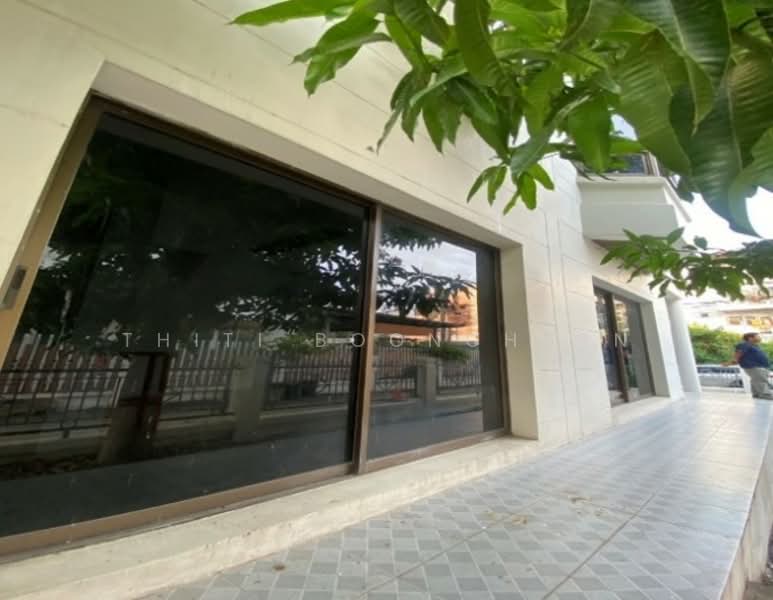 Sriwara Town in Town, Bangkok, Sriwara Road, Phlapphla, Wang Thonglang, Bangkok, 4 Bedrooms, 250 sqm, Townhouse For Rent, by Thiti Boonchurn, 11811295 - DDproperty.com