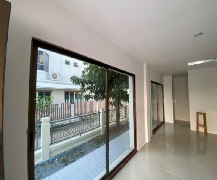 Sriwara Town in Town, Bangkok, Sriwara Road, Phlapphla, Wang Thonglang, Bangkok, 4 Bedrooms, 250 sqm, Townhouse For Rent, by Thiti Boonchurn, 11811295 - DDproperty.com