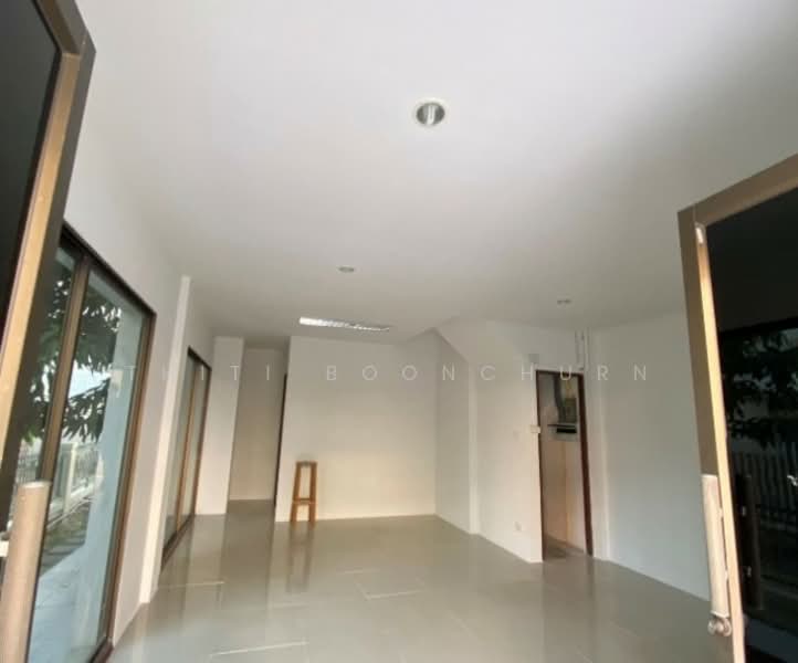 Sriwara Town in Town, Bangkok, Sriwara Road, Phlapphla, Wang Thonglang, Bangkok, 4 Bedrooms, 250 sqm, Townhouse For Rent, by Thiti Boonchurn, 11811295 - DDproperty.com