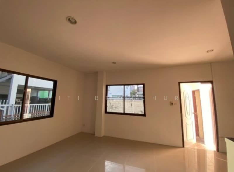 Sriwara Town in Town, Bangkok, Sriwara Road, Phlapphla, Wang Thonglang, Bangkok, 4 Bedrooms, 250 sqm, Townhouse For Rent, by Thiti Boonchurn, 11811295 - DDproperty.com