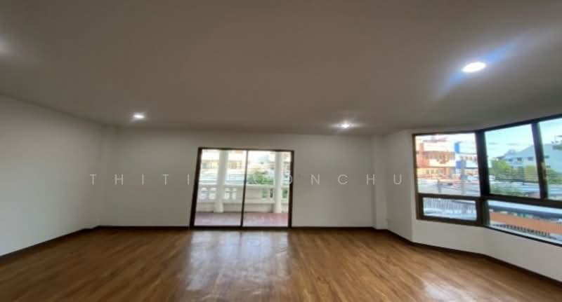 Sriwara Town in Town, Bangkok, Sriwara Road, Phlapphla, Wang Thonglang, Bangkok, 4 Bedrooms, 250 sqm, Townhouse For Rent, by Thiti Boonchurn, 11811295 - DDproperty.com