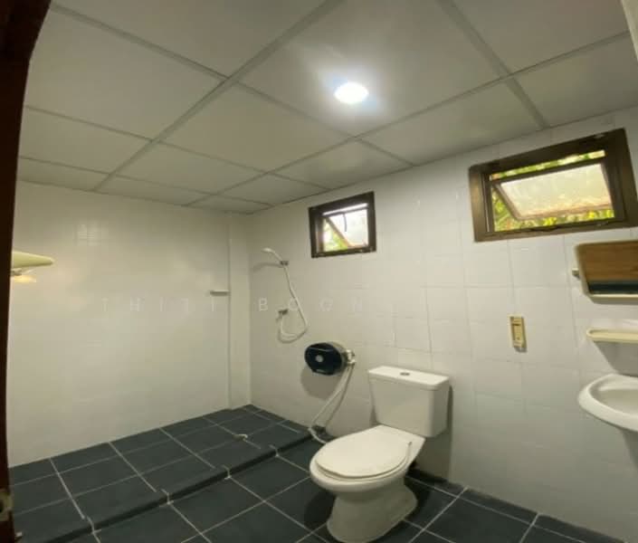 Sriwara Town in Town, Bangkok, Sriwara Road, Phlapphla, Wang Thonglang, Bangkok, 4 Bedrooms, 250 sqm, Townhouse For Rent, by Thiti Boonchurn, 11811295 - DDproperty.com