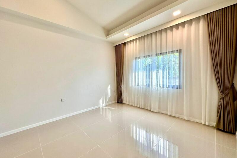Pool Villa fully furnished, ready to move in, Chon Buri (Pattaya), Huai Yai, Bang Lamung (Pattaya), Chon Buri (Pattaya), 4 Bedrooms, 230 sqm, Single Detached House For Sale, by Suwannee Phonthong, 11811351 - DDproperty.com