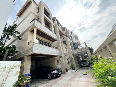 ขาย - ขายบ้าน 4 ชั้น ย่านอารีย์, กรุงเทพ