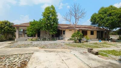 ขาย - บ้านเดี่ยวริมน้ำ 1 ไร่ 70 ตร.ว. วิวสวย บรรยากาศดี ทำเลเยี่ยม ราคาคุ้มค่า, กรุงเทพ